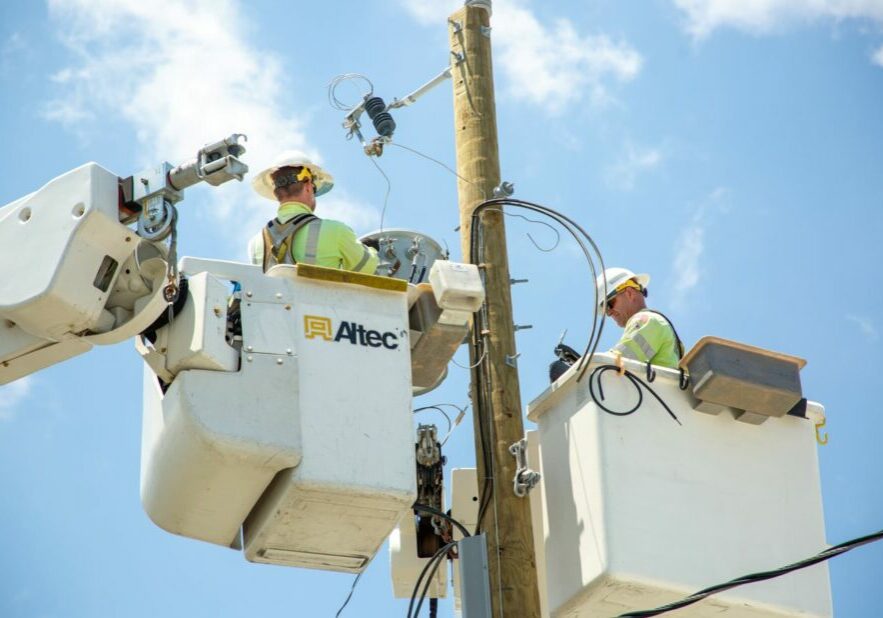 Co-op Crews at Work in Sussex County (photo courtesy of Delaware Electric Cooperative)